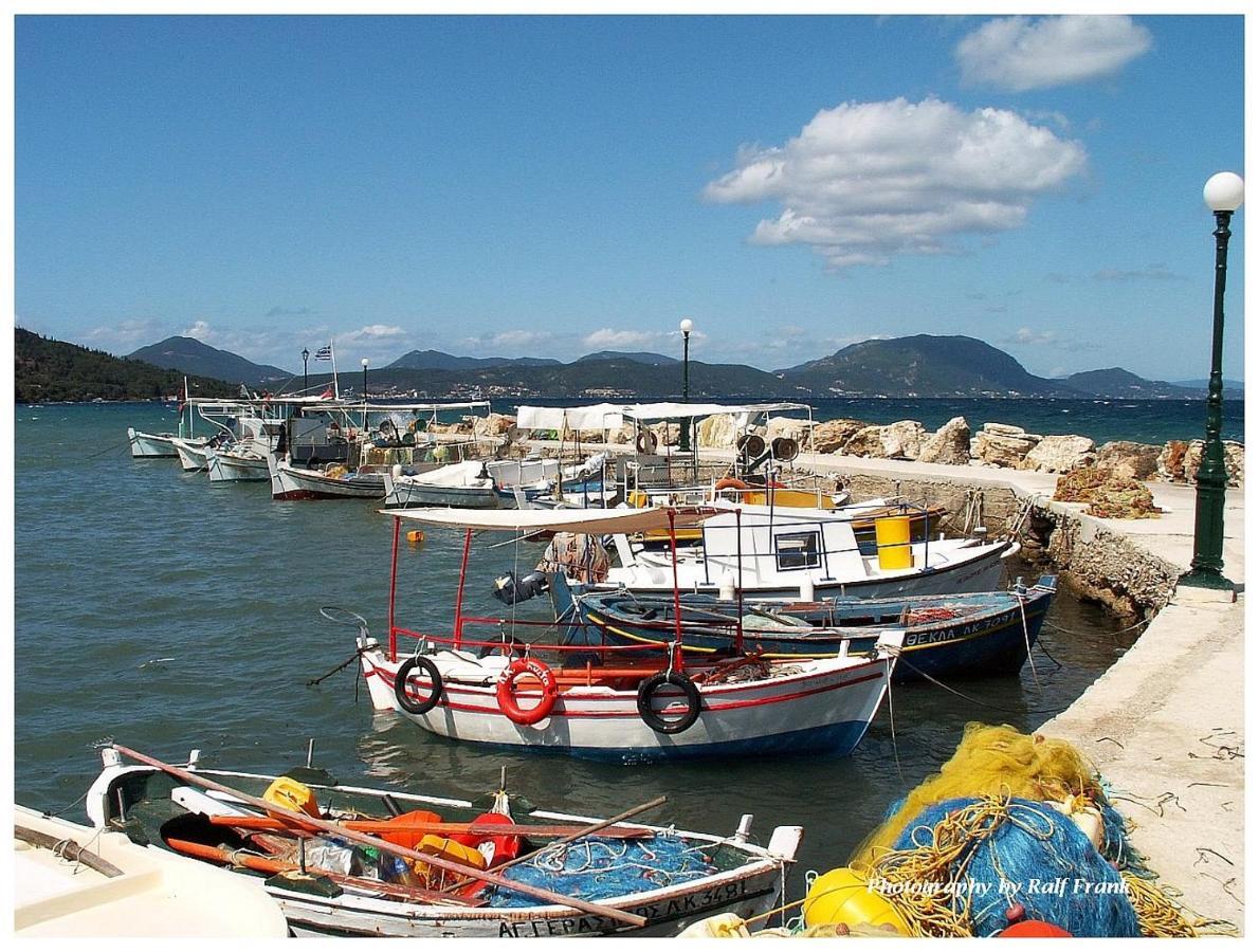 Traditional Fishing Village Apartments 布卡里 外观 照片